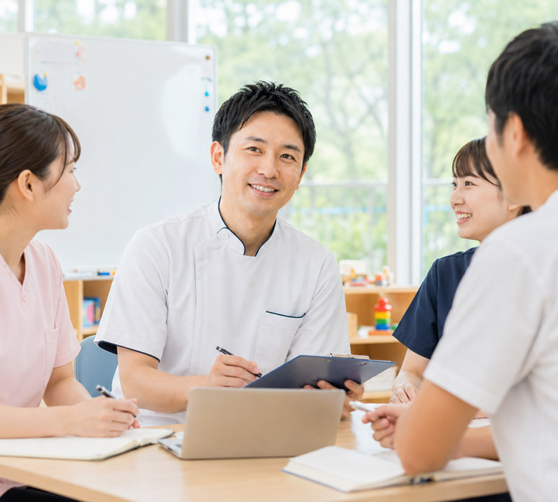先輩インタビュー 理学療法士Aさん Aさんのある1日 社会福祉法人 立葵会 岐阜県瑞穂市「タチアオイの教室」